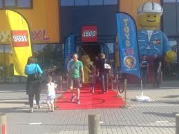 Hoopvol inval Gewoon Middelburg, Lego Super Store